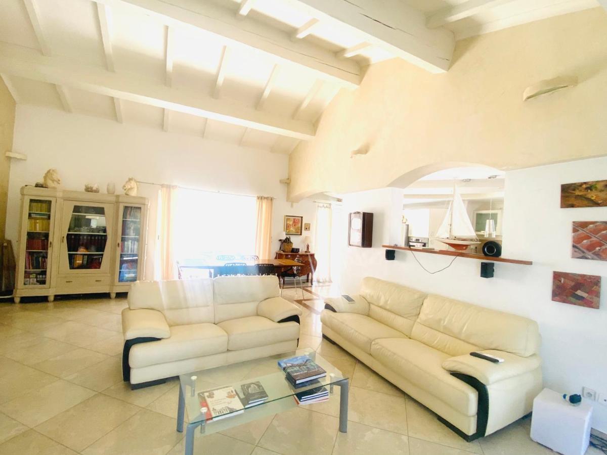 Villa Nîmes Eksteriør billede