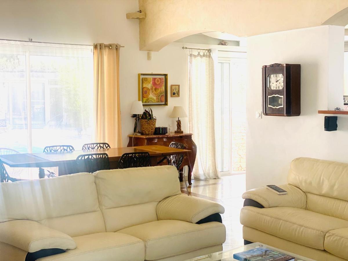 Villa Nîmes Eksteriør billede